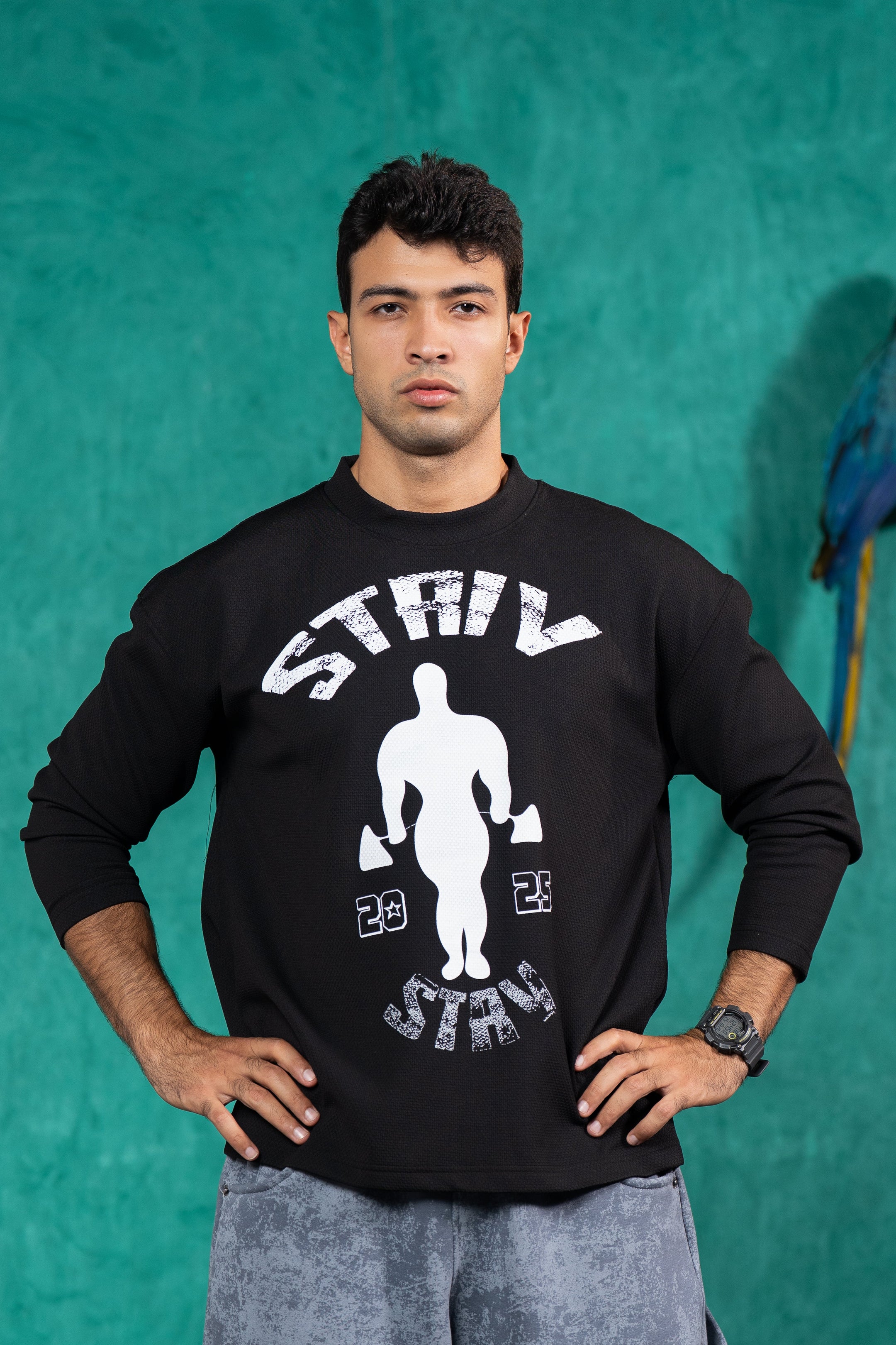 STRIV POWER CREWNECK