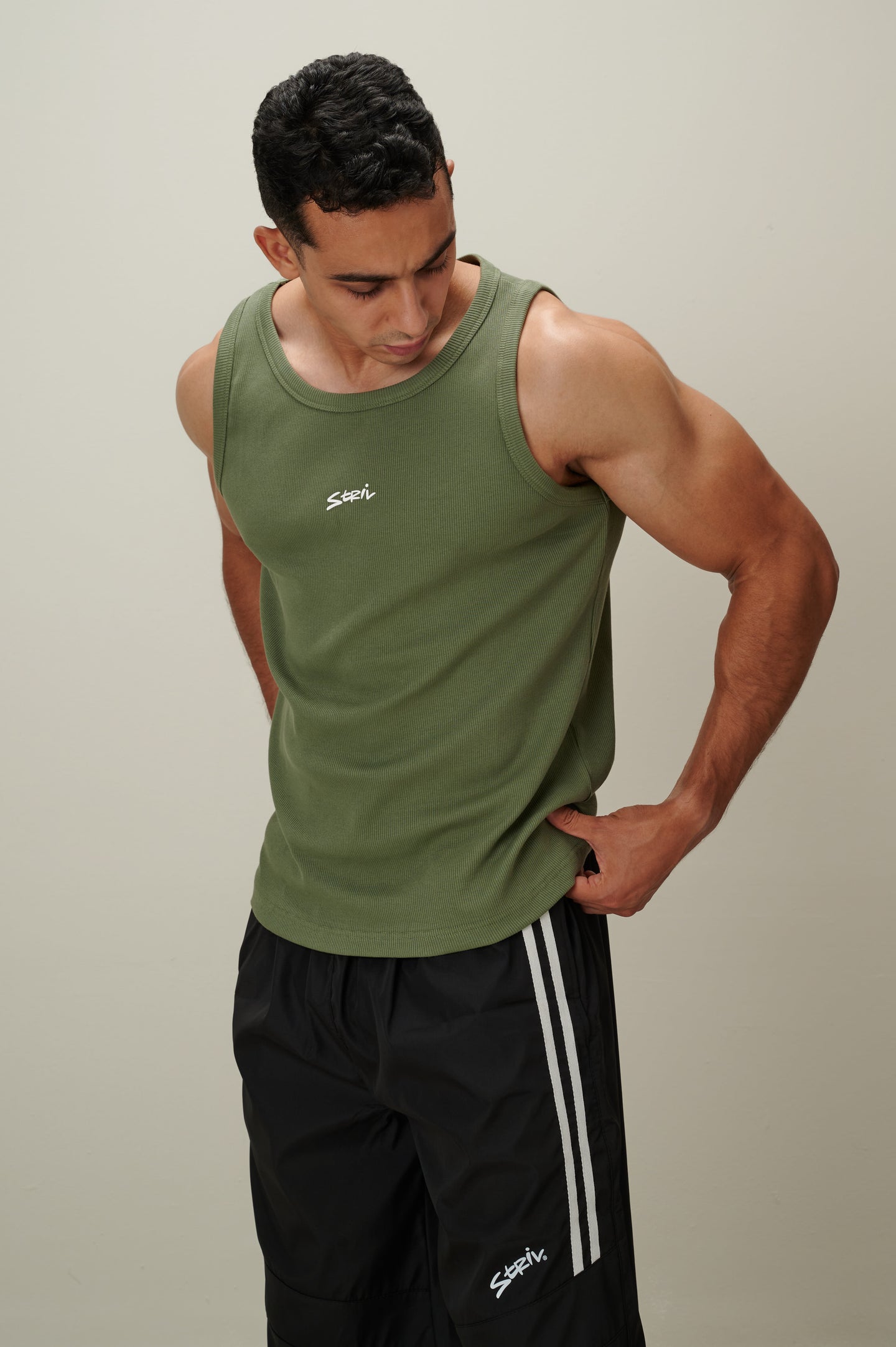 Essential Tank - Olive